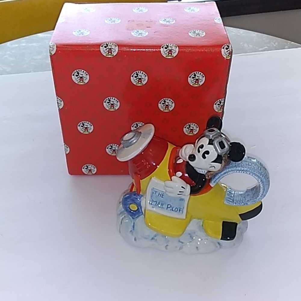 Best of Mickey mouse collection mail pilot mini teapot.
